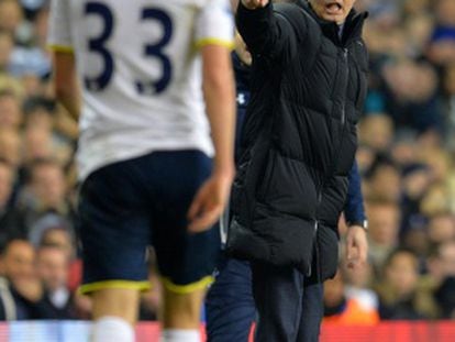 Mourinho, na derrota do Chelsea contra o Tottenham.