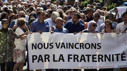 Manifestação contra o terrorismo em Lyon.