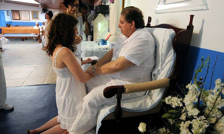 João de Deus, durante atendimento em 2012.