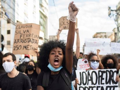 Protesto contra o racismo em São Gonçalo, no Rio, onde o adolescente João Pedro, de 14 anos, foi morto baleado pela polícia.