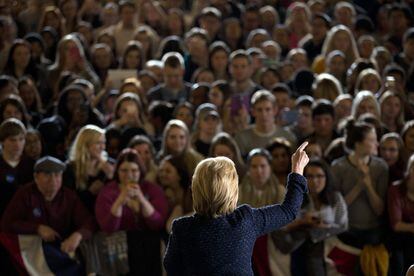 Hillary Clinton, durante um comício na Universidade de Iowa.