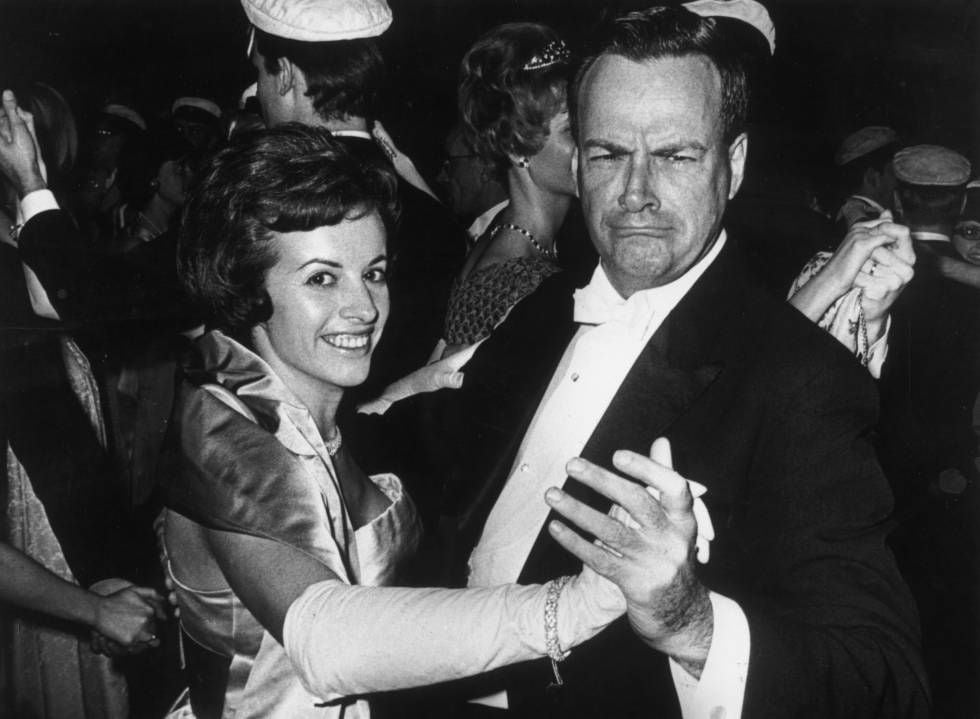 Feynman dança com sua esposa, Gweneth, na cerimônia do Nobel em Estocolmo, em 1965