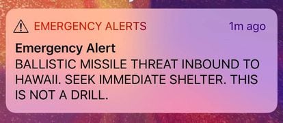 Captura do alerta para celulares recebido no Havaí no sábado pela manhã.