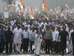 Las protestas en la India contra una polémica enmienda legal, que pretende dar la ciudadanía a inmigrantes irregulares pero excluye a los musulmanes, se han extendido al ámbito universitario. En la imagen, Mamata Banerjee, ministra jefe de Bengala oeste, encabeza una manifestación este lunes en Calcuta.