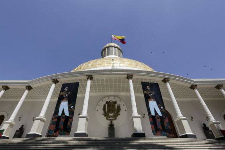 Fachada da Assembleia Nacional, em Caracas.