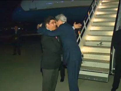 O secretário de Estado John Kerry durante sua chegada a Cabul.