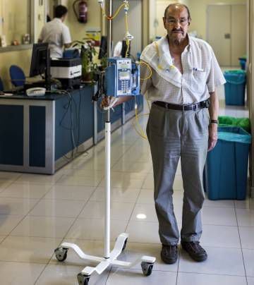 Leandro Jiménez, paciente crônico com câncer colorretal, no hospital da Fundação Jiménez Díaz, em Madri.
