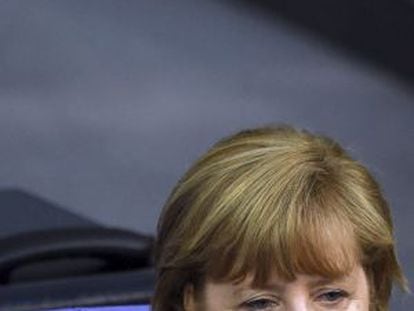 O chanceler alemã, Angela Merkel,durante um debate no Bundestag (Parlamento).
