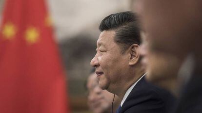 O presidente chinês, Xi Jinping, em reunião com o primeiro-ministro canadense, Justin Trudeau, em Pequim.