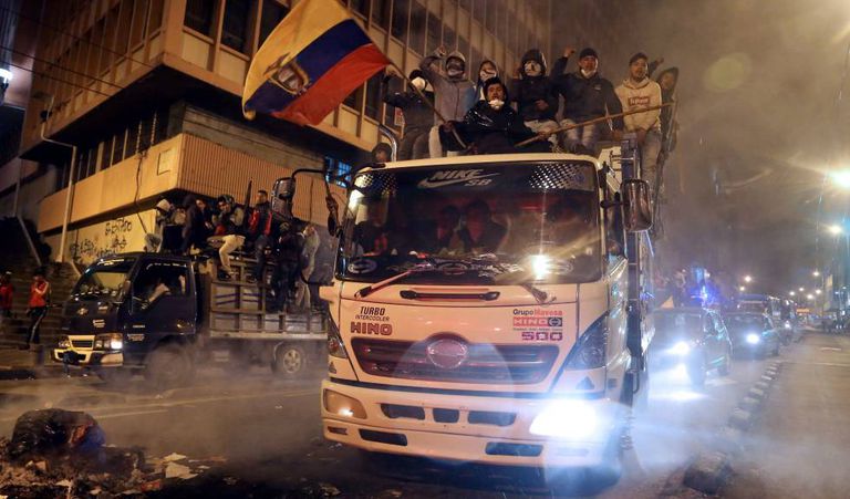 Protesto pelo centro de Quito, nesta segunda-feira.