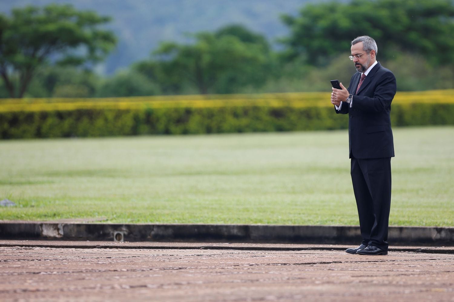 O ministro Abraham Weintraub no Palácio da Alvorada, no dia 21.