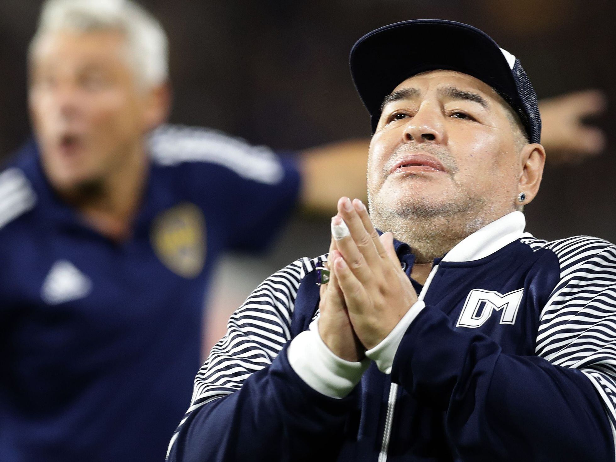 Diego Maradona fez cirurgia plástica ao rosto - Jogo da Vida