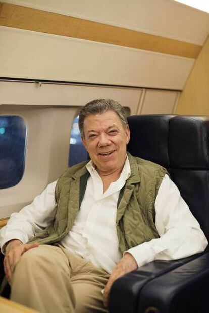 Juan Manuel Santos, no avião presidencial, depois da entrevista.
