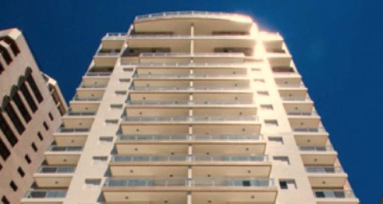 O edifício Solaris, onde fica o tríplex.