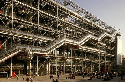 Quando foi inaugurado, foi chamado de monstruoso e de “espaçonave catapultada para o coração de Paris”. Hoje o Centro Pompidou é um dos edifícios mais importantes do século XX. 