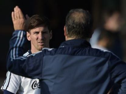 O jogador e seu pai, Jorge Horacio Messi, foram acusados de desviar 4,1 milhões de euros da Receita espanhola