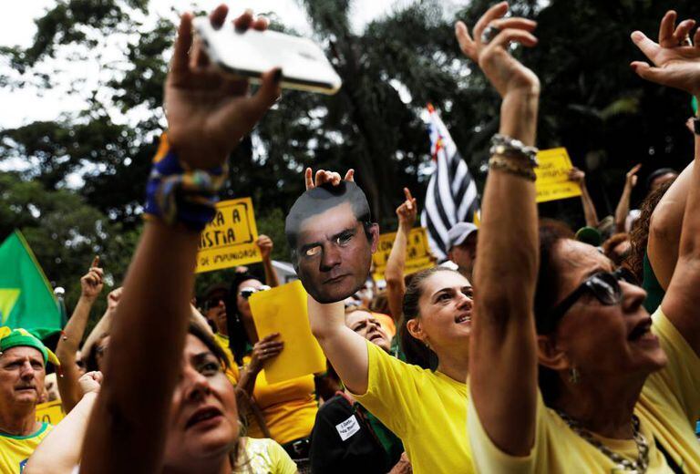 Manifestantes na Avenida Paulista, em São Paulo