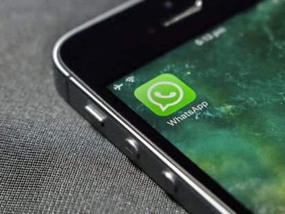 Limitar reenvio de mensagens no WhatsApp retarda, mas não impede, propagação de notícias falsas