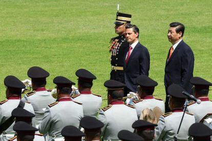 Os presidentes Enrique Peña Nieto e Xi Jinping, em junho, no México.