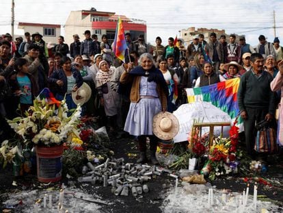 Apoiadores de Evo Morales fazem vigília por homem morto durante protestos em Sacaba