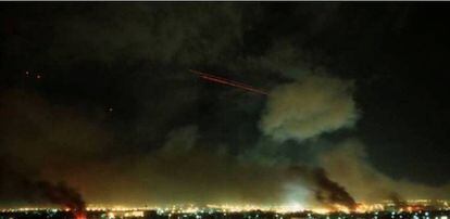 Imagens do bombardeio à base Al Ain, no Iraque.