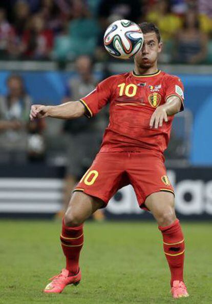 Eden Hazard controla a bola durante o Mundial.