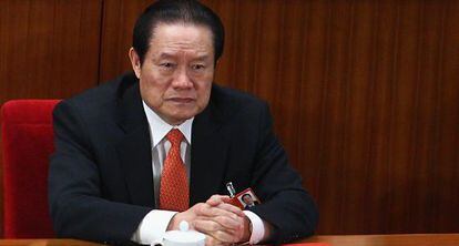 Zhou Yongkang, investigado por "sérias violações de disciplina".