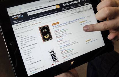 Um usuário de Internet na página da Amazon que vende edições de '1984'.