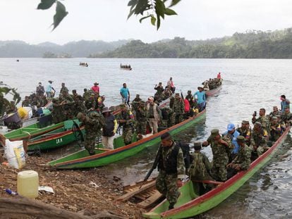 As FARC usaram 100 barcos para chegar às zonas veredais, onde entregarão as armas.