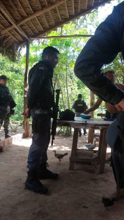 Policiais militares estiveram nesta quinta-feira, 18 de novembro, na Aldeia Cajueiro, na Terra Indígena Taquaritiua