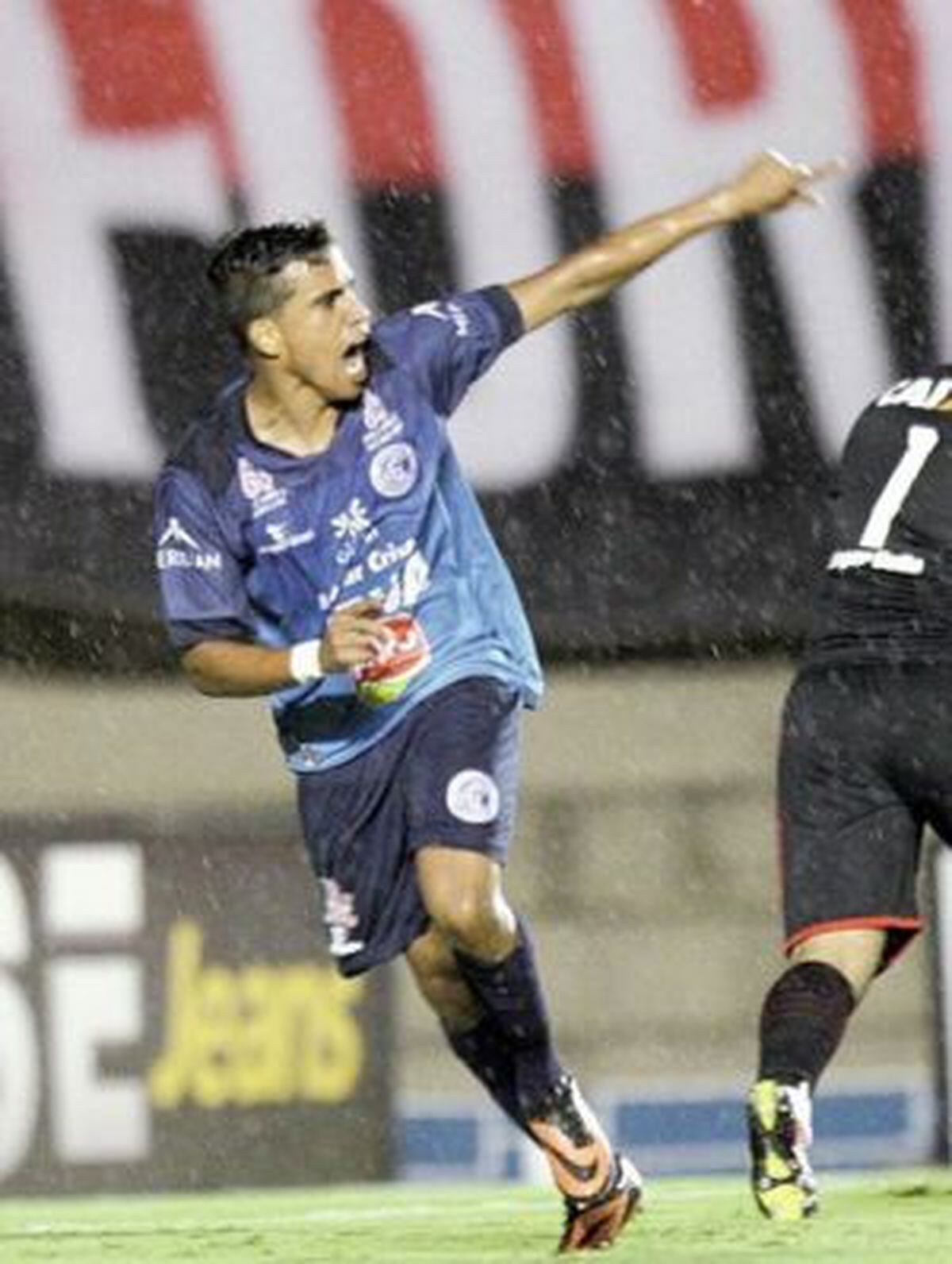 Wendell Lira, vencedor do Prêmio Puskás, é demitido do Vila Nova