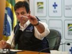 O ministro da Saúde, Luiz Henrique Mandetta, atualiza dados em coletiva de imprensa sobre à infecção pelo novo coronavírus no Brasil.