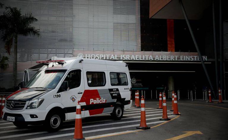 Presidente segue internado no Hospital Albert Einstein, em São Paulo, que conta com segurança reforçada.