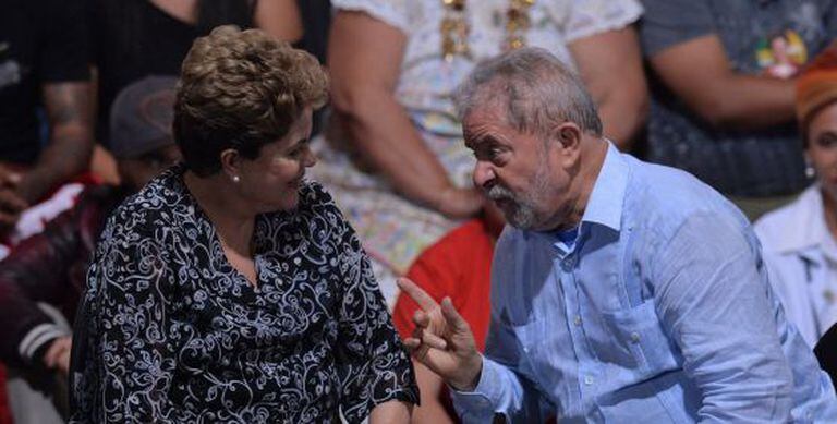 Dilma Rousseff e Lula em campanha em 20 de outubro.