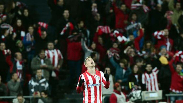 Muniain celebra seu gol.