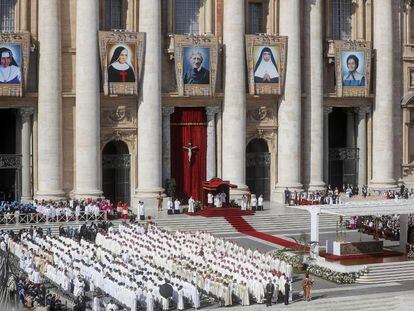 Irmã Dulce é canonizada no Vaticano.