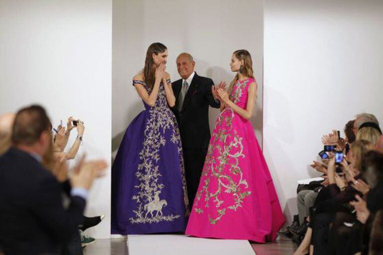Óscar da la Renta, após um desfile em 2013.