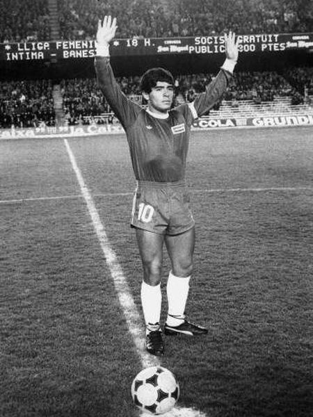 Maradona, com Argentinos Juniors no Camp Nou em 1979.