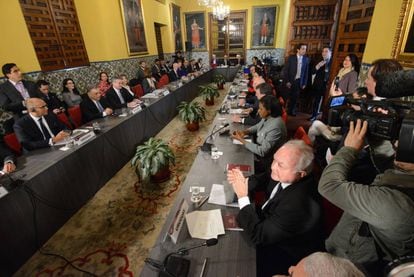 Chanceleres da América Latina e as Caraíbas mais Canadá discutem em Lima a respeito da crise venezuelana.