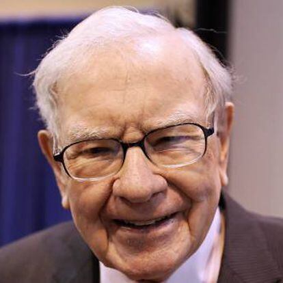 Warren Buffet, antes de la junta de accionistas.