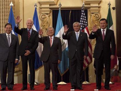Biden visita Guatemala para tratar a crise migratória.