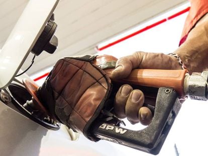Governo eleva alíquotas do PIS/Cofins sobre gasolina, diesel e etanol.