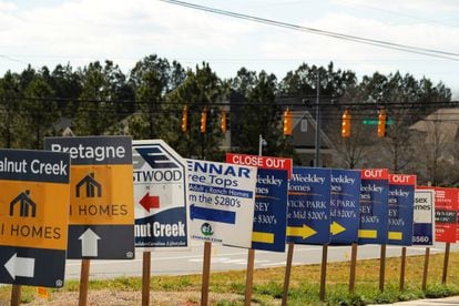 Anúncios imobiliários no condado de York (Carolina do Sul, EUA), em fevereiro de 2020.