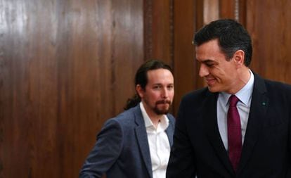 O presidente interino do Governo espanhol, Pedro Sánchez, e o líder do Unidas Podemos, Pablo Iglesias.