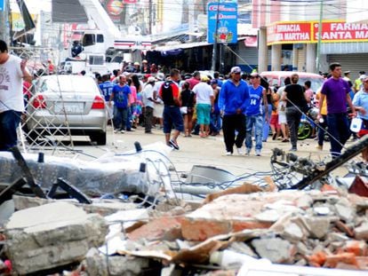 Imagem da destruição em Manta, Manabí (Equador).