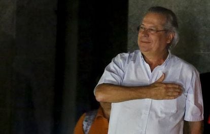 A prisão de José Dirceu piorou a situação de Dilma Rousseff.