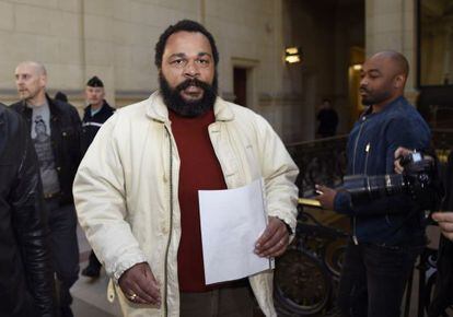 Dieudonné, em sua chegada a tribunal de Paris na quinta-feira passada.