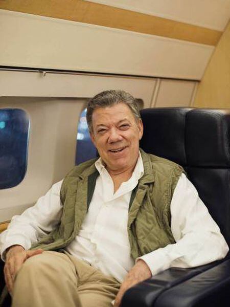 Juan Manuel Santos, no avião presidencial, depois da entrevista.