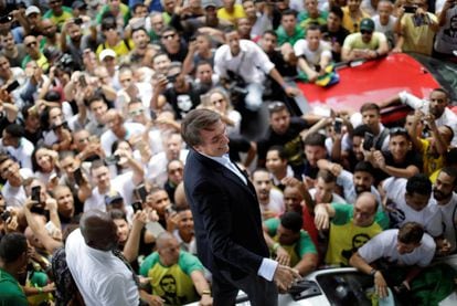 Jair Bolsonaro é recepcionado em Salvador