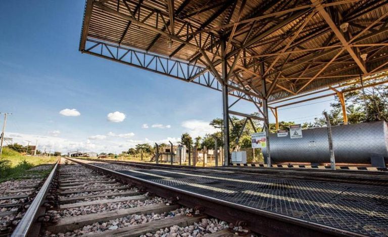 Um trecho da ferrovia Norte-Sul, operada pela VLI.
